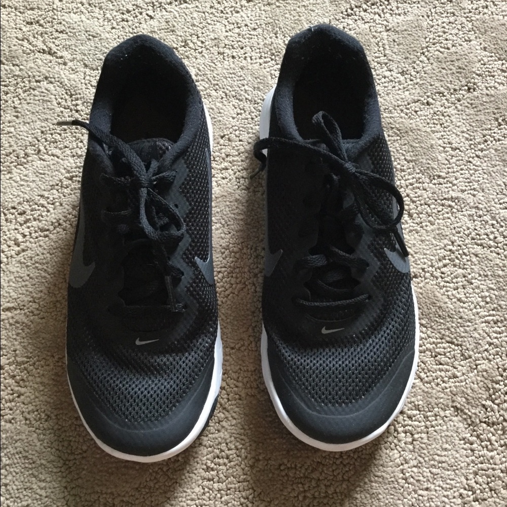 EUC Nike Flex Experience RN 4